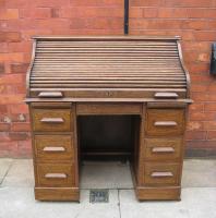 1920s Oak bureau roll top desk